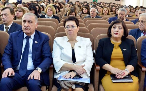 В БСУ прошло мероприятие, посвященное 25-летию дипломатических отношений между Азербайджаном и Украиной - Sputnik Азербайджан