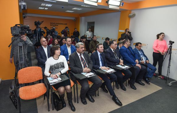 Пресс-конференция на тему Перспективы развития азербайджанского спорта в свете Исламиады - Sputnik Азербайджан