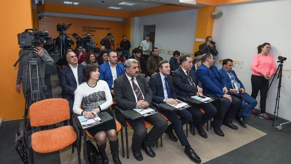 Пресс-конференция в пресс-центре Sputnik Азербайджан, архивное фото - Sputnik Азербайджан