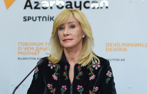 Встреча российских депутатов и экспертов с журналистами на тему Россия и Азербайджан: 25 лет сотрудничества и развития - Sputnik Азербайджан