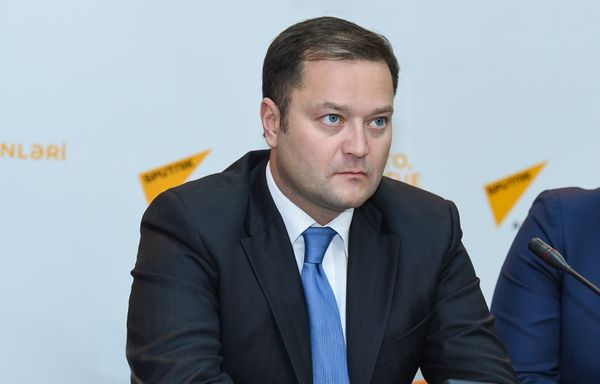 Встреча российских депутатов и экспертов с журналистами на тему Россия и Азербайджан: 25 лет сотрудничества и развития - Sputnik Азербайджан