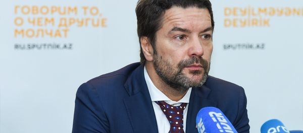 Встреча российских депутатов и экспертов с журналистами на тему Россия и Азербайджан: 25 лет сотрудничества и развития - Sputnik Азербайджан