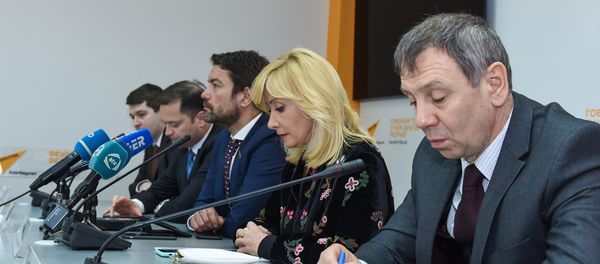 Встреча российских депутатов и экспертов с журналистами на тему Россия и Азербайджан: 25 лет сотрудничества и развития - Sputnik Азербайджан