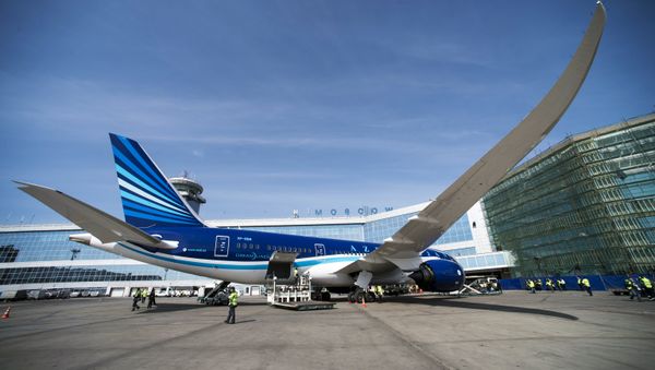 Самолет Boeing 787 Dreamliner компании Азербайджанские авиалинии, фото из архива - Sputnik Азербайджан