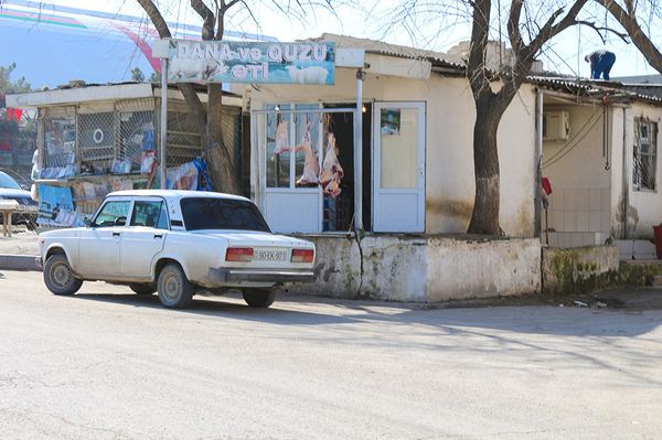 Забой и продажа мяса животных на открытых местах без контроля ветеринаров запрещены - Sputnik Азербайджан