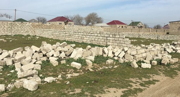В ходе мониторинга было выявлено начатое самовольное строительство на 25 гектарах земель сельскохозяйственного назначения - Sputnik Азербайджан
