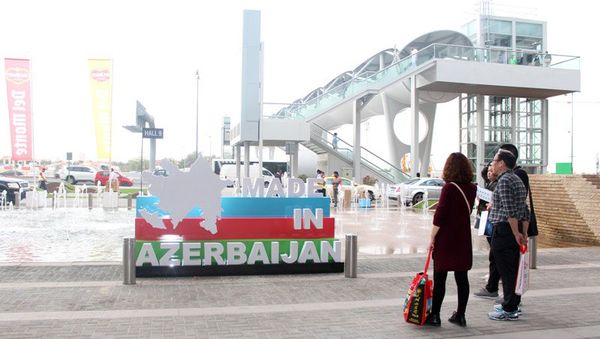 Стенд Made in Azerbaijan на павильоне выставки Gulfood 2017 - Sputnik Азербайджан