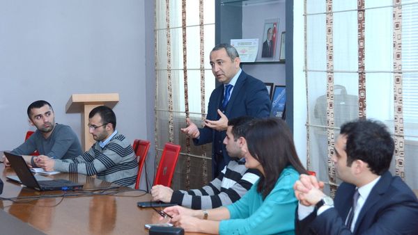 UNEC-in yeni iqtisadi platforması “ISE Economic Talks”un ilk görüşü - Sputnik Азербайджан