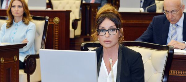 Мехрибан Алиева в парламенте Азербайджана, фото из архива - Sputnik Азербайджан