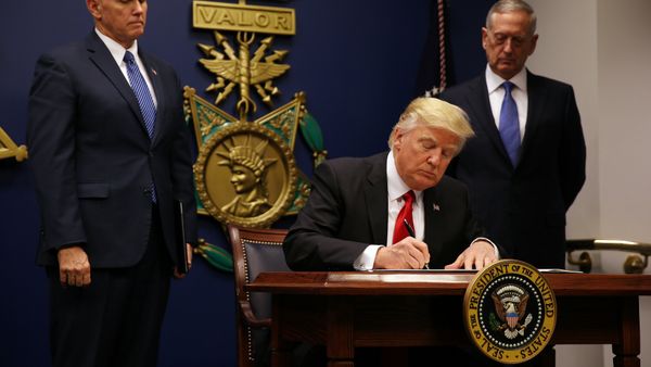 Президент США Дональд Трамп в Пентагоне, фото из архива - Sputnik Азербайджан