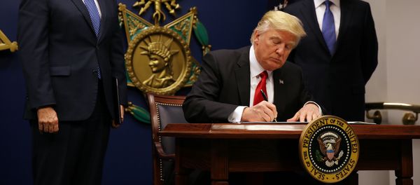 Президент США Дональд Трамп в Пентагоне, фото из архива - Sputnik Азербайджан
