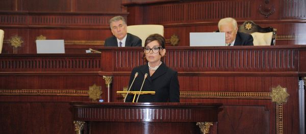 Выступление первого вице-президента Азербайджана Мехрибан Алиевой на пленарном заседании весенней сессии Милли Меджлиса - Sputnik Азербайджан