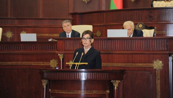 Выступление первого вице-президента Азербайджана Мехрибан Алиевой на пленарном заседании весенней сессии Милли Меджлиса - Sputnik Азербайджан