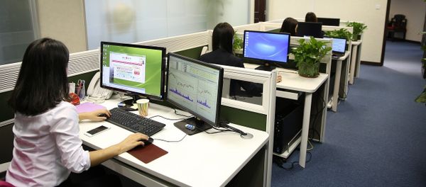 Женщины в офисе, фото из архива - Sputnik Азербайджан