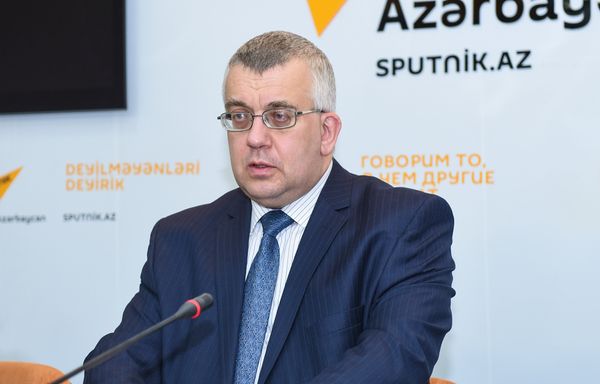 Российский политолог Олег Кузнецов - Sputnik Азербайджан