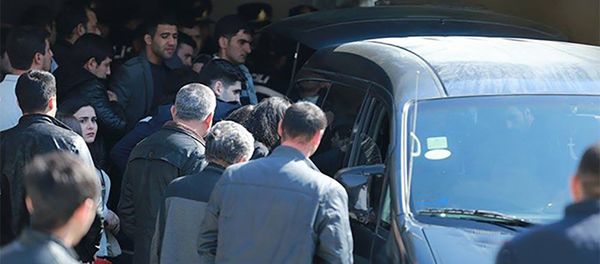 Tələbələrin cəsədləri ailələrinə təhvil verildi - Sputnik Азербайджан