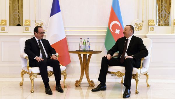 Президенты Франции Франсуа Олланд и Азербайджана Ильхам Алиев, архивное фото - Sputnik Азербайджан