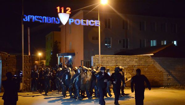 Полицейский спецназ выводят на улицы Батуми для устранения беспорядков - Sputnik Азербайджан