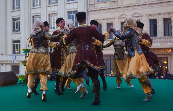 Праздничный концерт в преддверии Новруз Байрамы около Гоша Гала гапысы Праздничный концерт в преддверии Новруз Байрамы около Гоша Гала гапысы - Sputnik Азербайджан