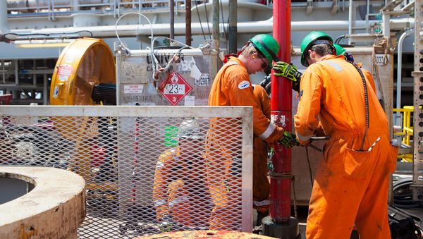 Сотрудники нефтяной компании BP, фото из архива - Sputnik Азербайджан