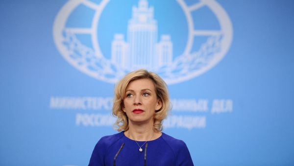 Официальный представитель министерства иностранных дел России Мария Захарова на брифинге в Москве - Sputnik Азербайджан