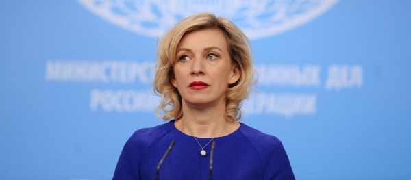 Официальный представитель министерства иностранных дел России Мария Захарова на брифинге в Москве - Sputnik Азербайджан
