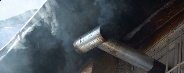 Дым дровяной печки, архивное фото - Sputnik Азербайджан