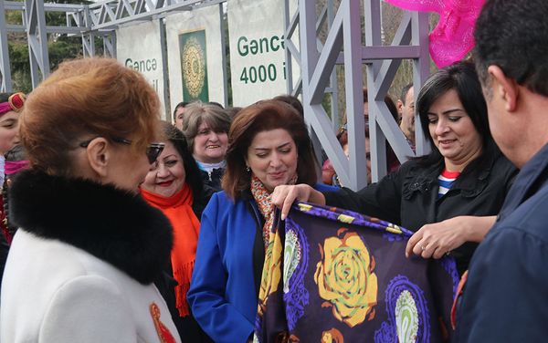 После официальной части мероприятия гости приняли участие в праздновании Новруз - Sputnik Азербайджан