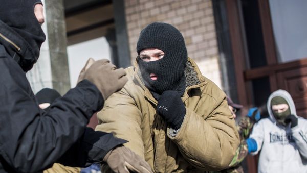 Тренировка по рукопашному бою бойцов в палаточном лагере на площади Независимости в Киеве, архивное фото - Sputnik Азербайджан