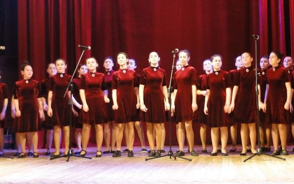Международный фестиваль-конкурс искусств в театре песни имени Рашида Бейбутова - Sputnik Азербайджан