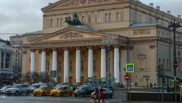 Вид на здание Государственного Академического Большого театра в Москве - Sputnik Азербайджан