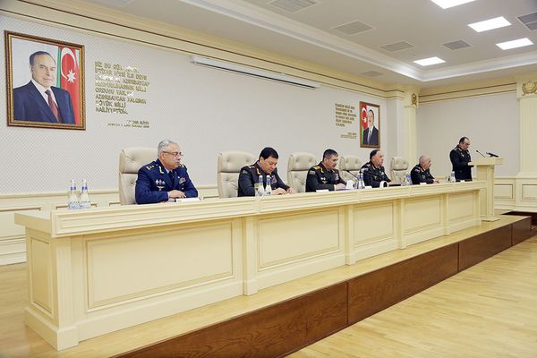 Группа высокопоставленных военнослужащих уволена в запас и отправлена в отставку - Sputnik Азербайджан