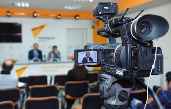 Турецкий публицист и политолог Йылмаз Алтунсой в международном мультимедийном пресс-центре Sputnik Азербайджан - Sputnik Азербайджан