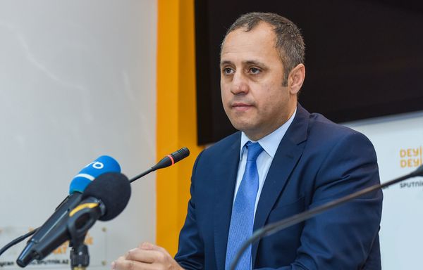 Турецкий публицист и политолог Йылмаз Алтунсой в международном мультимедийном пресс-центре Sputnik Азербайджан - Sputnik Азербайджан
