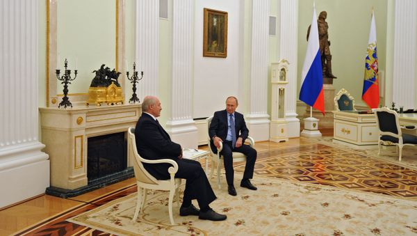 Президент РФ Владимир Путин и президент Белоруссии Александр Лукашенко во время встречи в Москве, 22 ноября 2016 - Sputnik Азербайджан