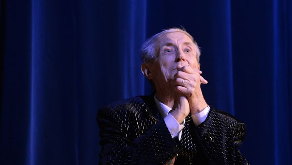 Поэт Евгений Евтушенко, фото из архива - Sputnik Азербайджан