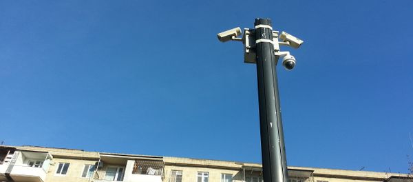 Камера автоматической фиксации нарушений правил дорожного движения на улице Микаила Мушфига в Баку - Sputnik Азербайджан