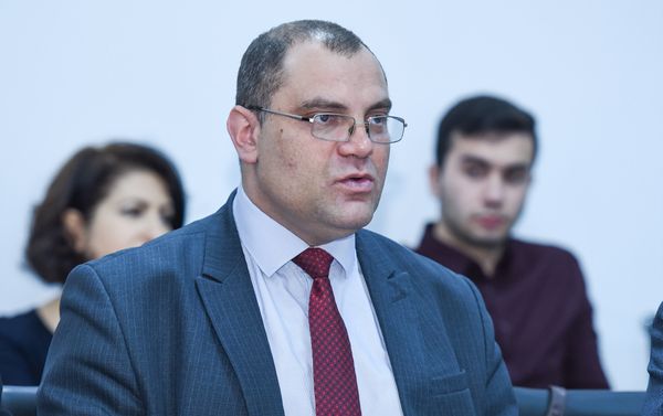 Преподаватель МГИМО МИД России Алексей Фененко - Sputnik Азербайджан
