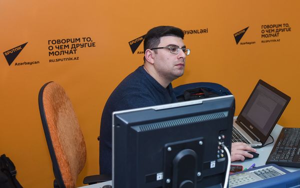 Пресс-конференция российских экспертов о двусторонних отношениях и ситуации в регионе - Sputnik Азербайджан