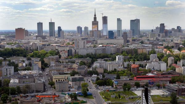 Вид на центр Варшавы и Свентокшиский мост через реку Вислу, 18 марта 2012 года - Sputnik Азербайджан