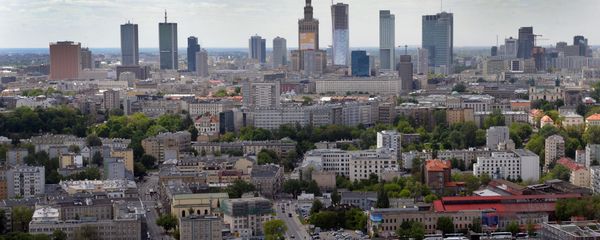 Вид на центр Варшавы и Свентокшиский мост через реку Вислу, 18 марта 2012 года - Sputnik Азербайджан