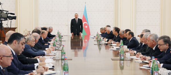 Под председательством президента Азербайджана Ильхама Алиева прошло заседание Кабинета министров - Sputnik Азербайджан