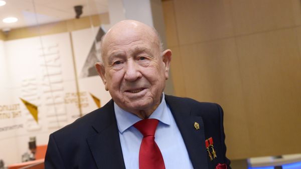 Космонавт Алексей Леонов в Международном мультимедийном пресс-центре МИА Россия сегодня, фото из архива - Sputnik Азербайджан