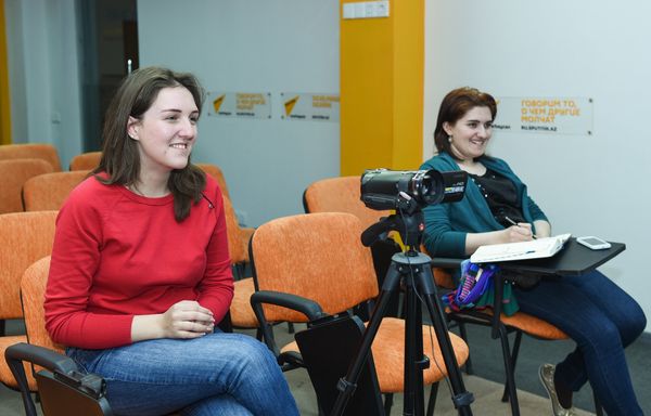 Пресс-конференция специалиста в области моды Марии Оруджевой Тренды весенней моды от азербайджанских дизайнеров - Sputnik Азербайджан