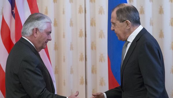 Государственный секретарь США Рекс Тиллерсон и министр иностранных дел РФ Сергей Лавров во время переговоров в Москве, 12 апреля 2017 года - Sputnik Азербайджан