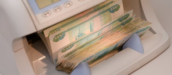 Денежные купюры России, фото из архива - Sputnik Азербайджан