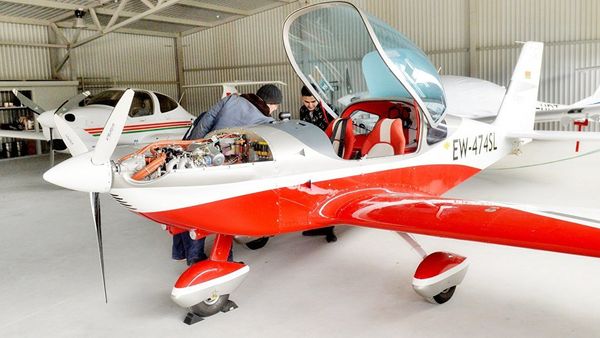 Обучение пилотированию самолета Viper стоит 6,2 тысячи евро - Sputnik Азербайджан