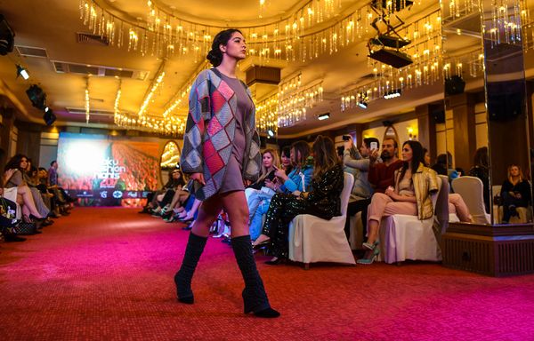Весенний модный показ Baku Fashion Night 2017 - Sputnik Азербайджан