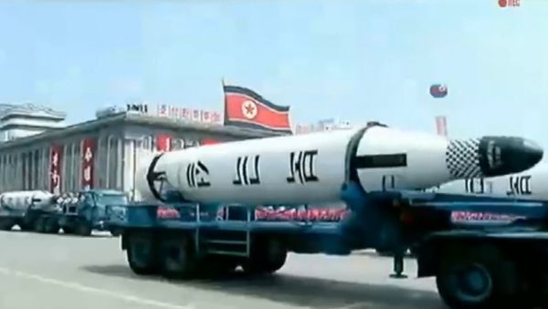 Истребители, танки и баллистические ракеты - на военном параде в Северной Корее - Sputnik Азербайджан