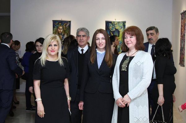Костина является призером конкурса, проведенного в 2010 году в итальянском центре искусств II Leone - Sputnik Азербайджан